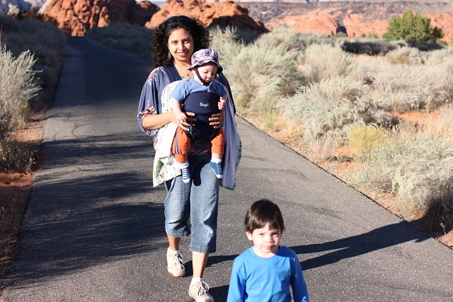 2011-10-09 5008 Family In Snow Canyon